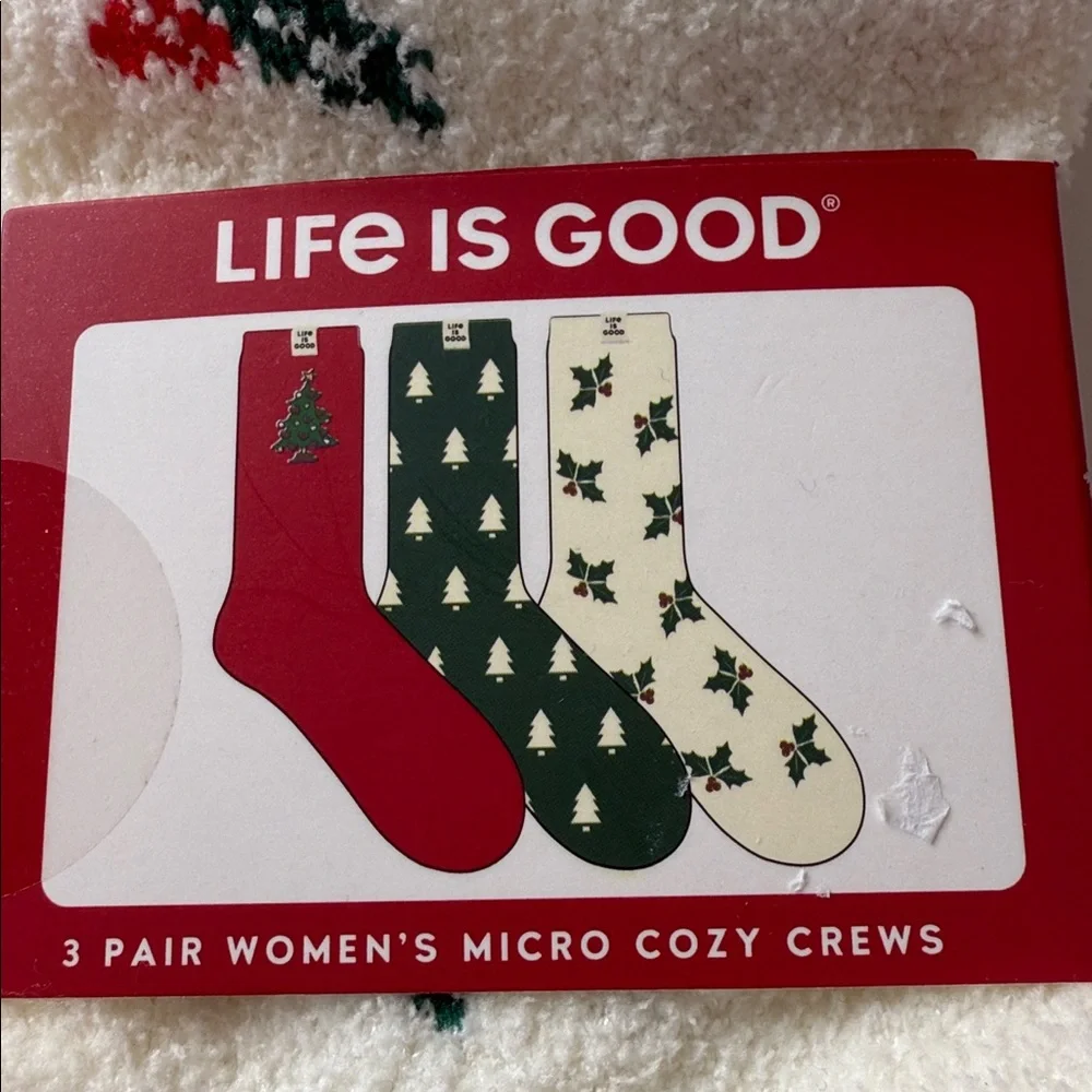 Life is Good Fuzzy Christmas Socks 3 Pairs